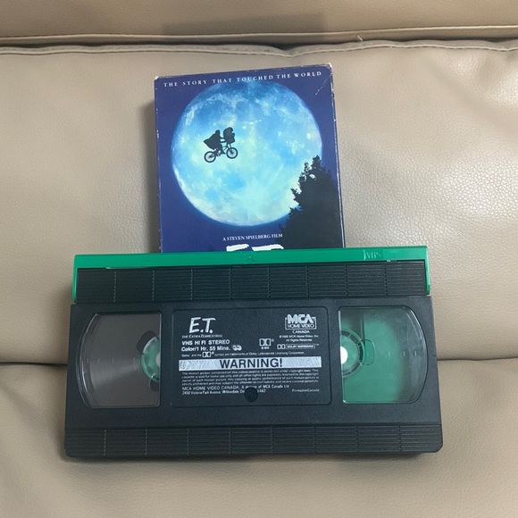 E.T. THE Extra-Terrestrial 1982 VHS Video Cassette - Picture 3 of 3